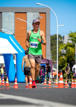 Sidney no aquecimento antes da corrida